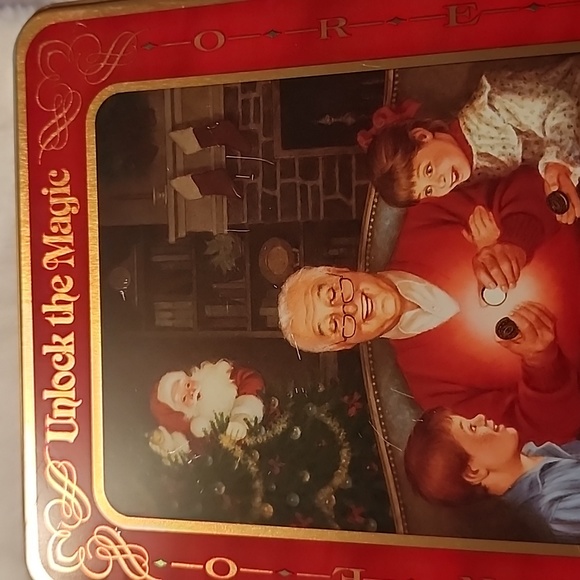 OREO ๐ UNLOCK THE MAGIC TIN CAN VINTAGE - Picture 2 of 8